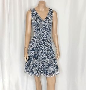 TOMMY HILFIGER blue & white floral dress sz 6